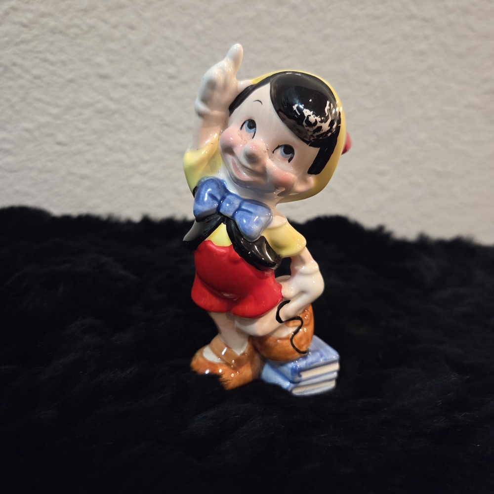 Vintage Walt Disney Productions Pinocchio Ceramic Figurine Japan 4.5”